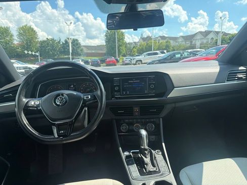 Used 2019 Volkswagen Jetta R-Line w/ R-Line Cold Weather Package FWD image 9