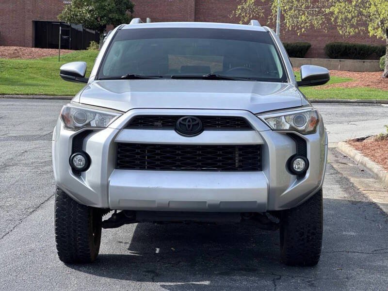 Used 2017 Toyota 4Runner SR5 AWD/4WD image 3