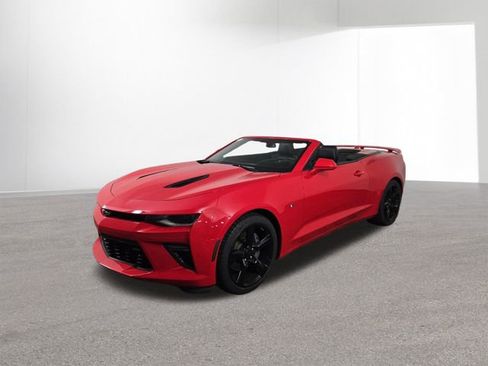 Used 2016 Chevrolet Camaro SS image 2