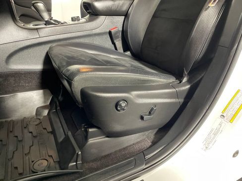 Used 2018 Jeep Grand Cherokee Laredo AWD/4WD image 11