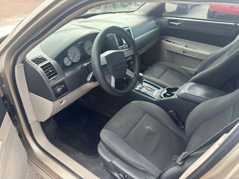 Used 2006 Chrysler 300 RWD image 9