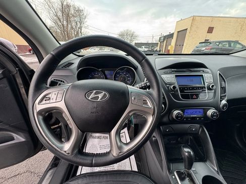 Used 2010 Hyundai Tucson Limited image 12