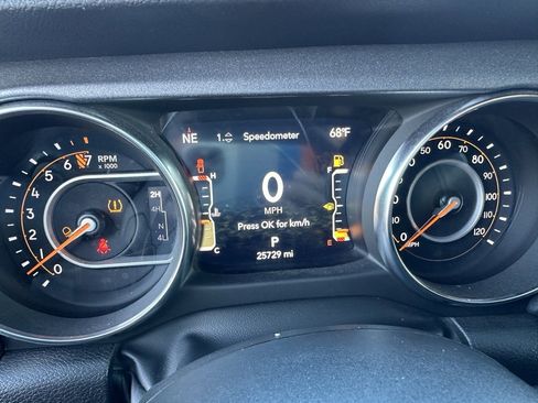 Used 2023 Jeep Gladiator Mojave w/ Cold Weather Group image 27
