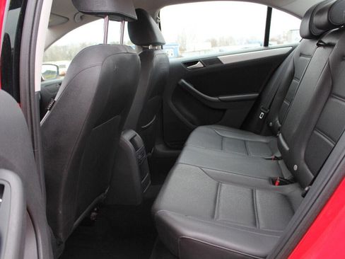 Used 2014 Volkswagen Jetta SE image 16