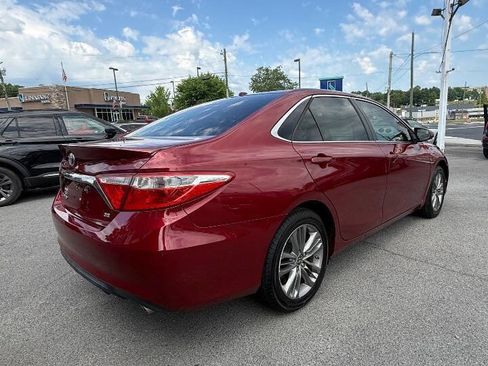 Used 2015 Toyota Camry SE FWD image 4