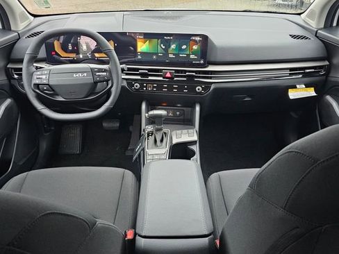 New 2026 Kia Sportage LX FWD image 16