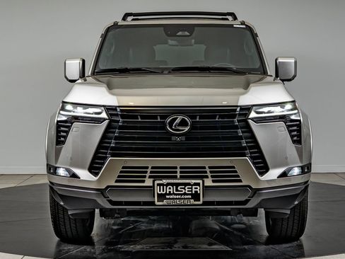 Used 2024 Lexus GX 550 w/ Accessory Package (Z1) AWD/4WD image 2