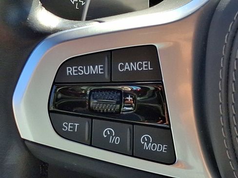 Used 2024 BMW X7 xDrive40i w/ M Sport Package AWD/4WD image 24