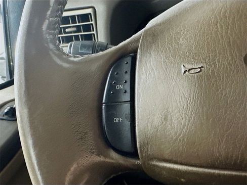 Used 2001 Ford F250 Lariat image 24