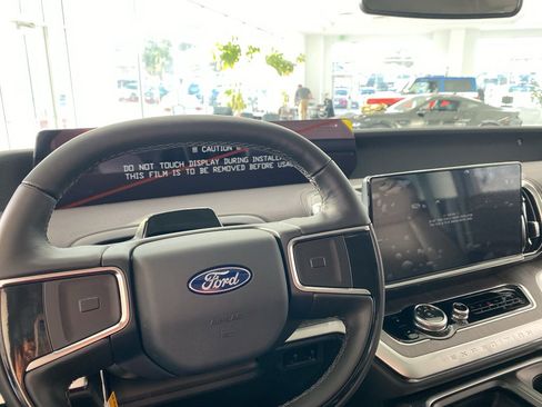 New 2025 Ford Expedition Platinum w/ Platinum Ultimate Package image 11