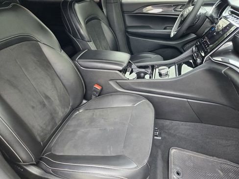 Certified 2023 Jeep Grand Cherokee L Laredo RWD image 15