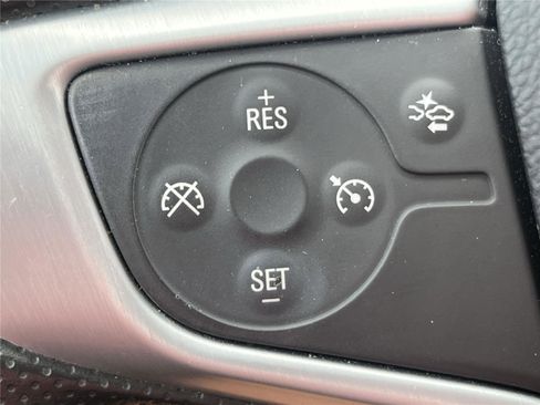 Used 2024 GMC Terrain SLE image 24