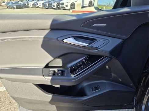 Used 2025 Audi Q6 e-tron Premium Plus w/ Premium Plus image 17