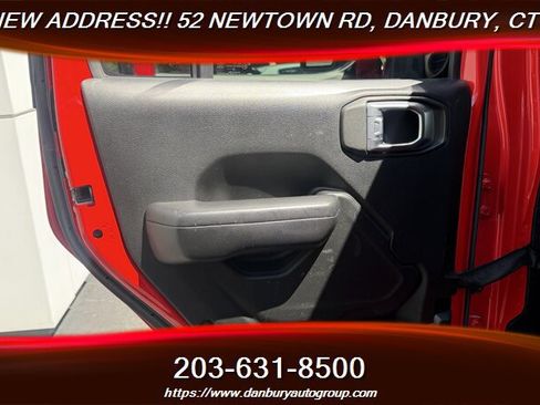 Used 2018 Jeep Wrangler Unlimited Sport S AWD/4WD image 24