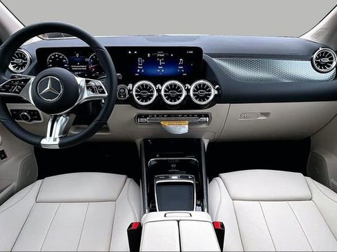 New 2026 Mercedes-Benz GLA 250 4MATIC image 7