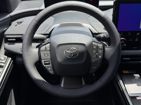 Used 2026 Toyota C-HR AWD/4WD image 13