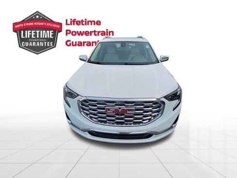 Used 2020 GMC Terrain Denali w/ Denali Premium Package FWD image 4