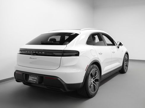 Certified 2025 Porsche Macan 4 Electric AWD/4WD image 12