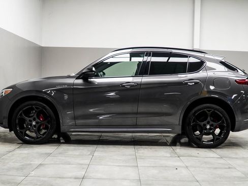 Used 2023 Alfa Romeo Stelvio Veloce image 10