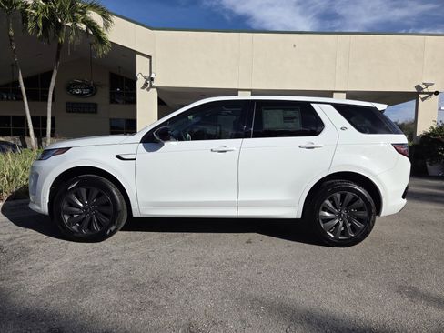 New 2025 Land Rover Discovery Sport S image 7