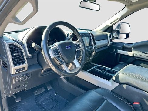 Used 2021 Ford F250 Lariat image 9