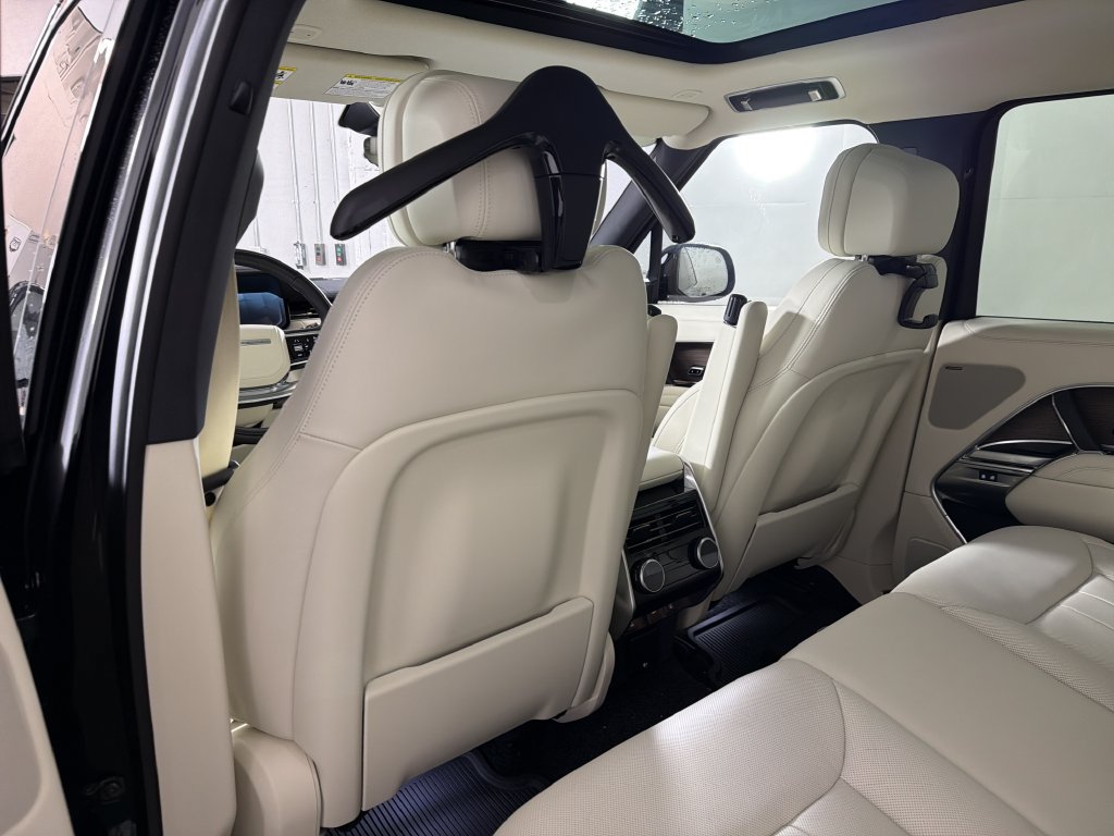 Used 2026 Land Rover Range Rover SE AWD/4WD image 29