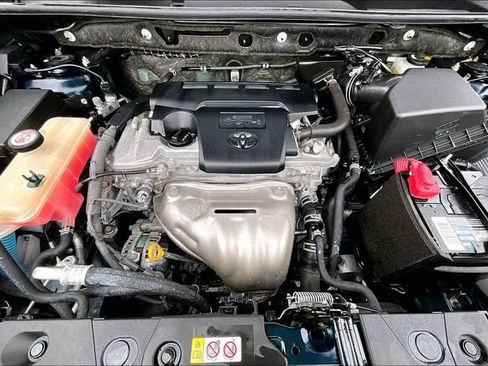 Used 2018 Toyota RAV4 XLE image 7