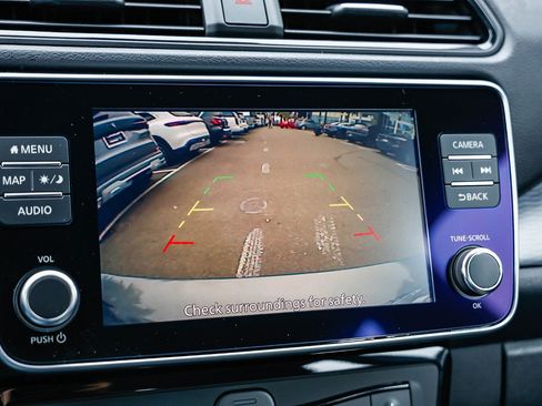 Used 2022 Nissan Leaf SV image 23