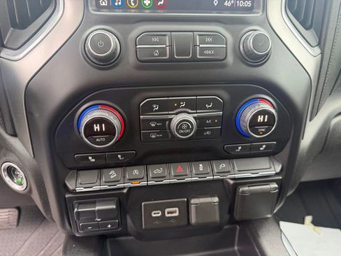 Used 2019 Chevrolet Silverado 1500 RST w/ True North Edition AWD/4WD image 17