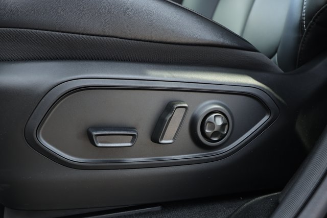New 2027 Jeep Grand Cherokee Limited RWD image 24