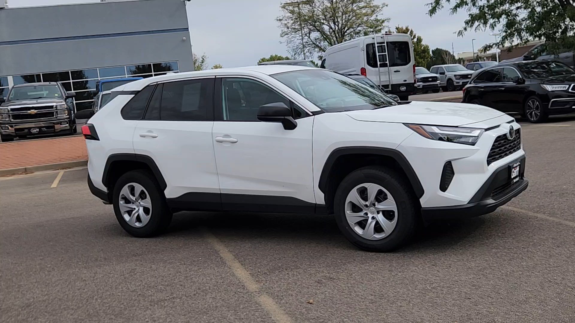 Used 2025 Toyota RAV4 LE AWD/4WD image 9