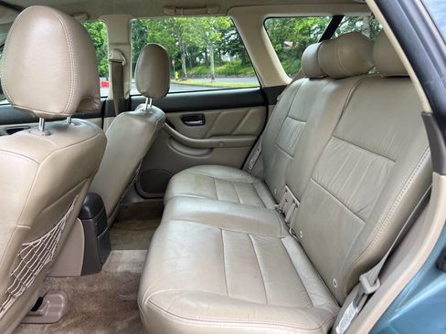 Used 2001 Subaru Outback Limited image 15