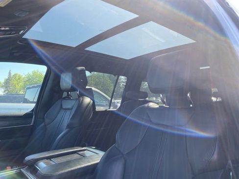Used 2024 Jeep Wagoneer L Series III w/ Premium Group I AWD/4WD image 21