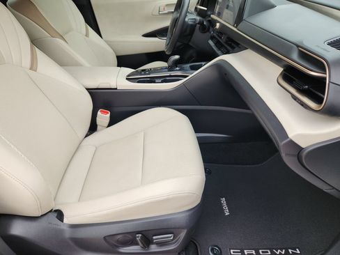 Certified 2023 Toyota Crown AWD/4WD image 16