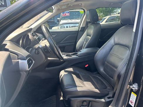 Used 2017 Jaguar F-PACE Prestige AWD/4WD image 9
