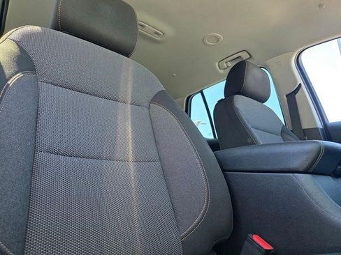 Certified 2021 Chevrolet Traverse LT FWD image 25