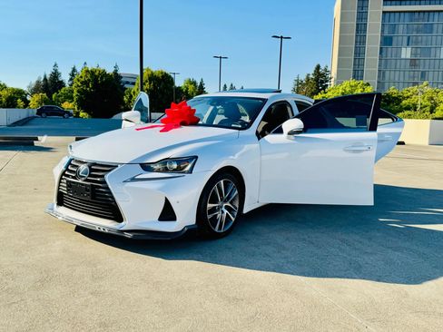 Used 2020 Lexus IS 300 w/ Premium Package image 63