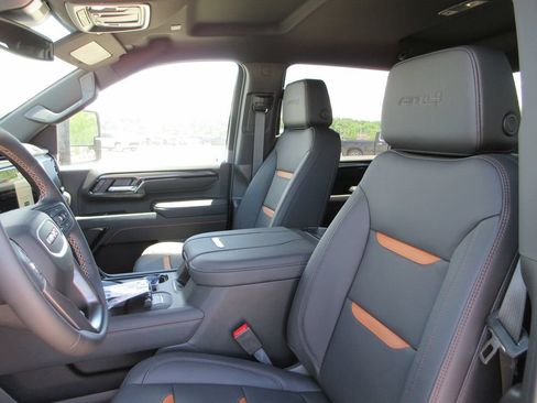 New 2026 GMC Sierra 2500 AT4 AWD/4WD image 13