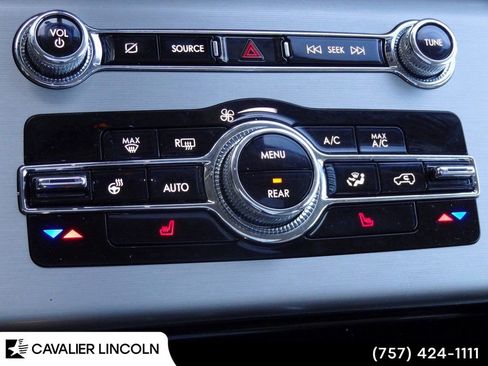Certified 2023 Lincoln Aviator Standard w/ Premium Package image 41