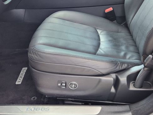 Used 2013 Hyundai Equus Signature RWD image 24