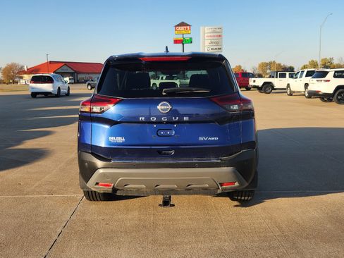 Used 2023 Nissan Rogue SV image 7