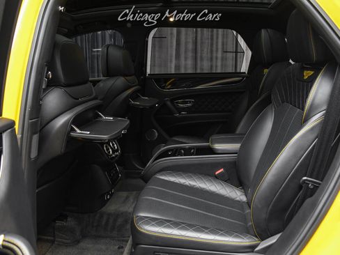 Used 2017 Bentley Bentayga image 28