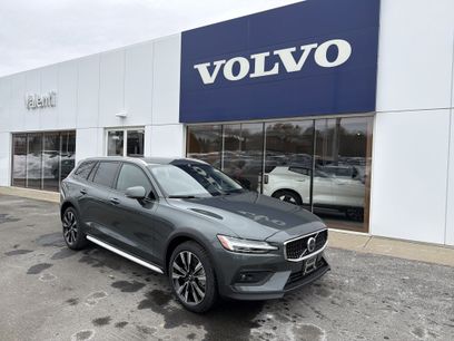 New 2026 Volvo V60 B5 Cross Country Ultra w/ Protection Package Premier