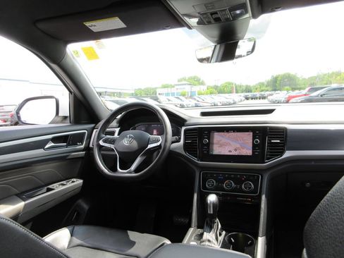 Used 2021 Volkswagen Atlas Cross Sport SEL Premium AWD/4WD image 25
