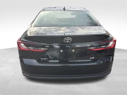Used 2025 Toyota Camry LE image 18
