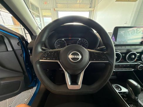 Used 2024 Nissan Sentra SV FWD image 17