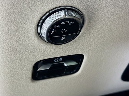 New 2026 Mercedes-Benz GLC 300 image 11