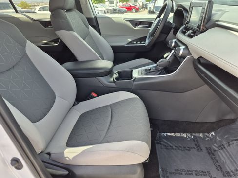 Certified 2022 Toyota RAV4 XLE AWD/4WD image 23