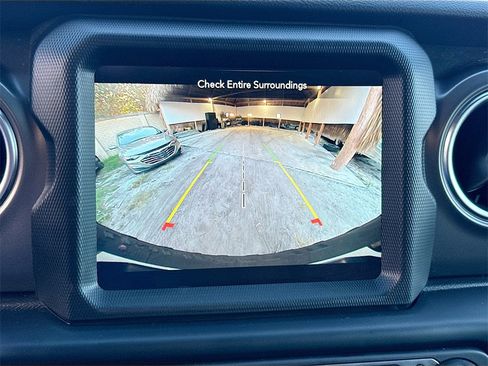 Used 2022 Jeep Wrangler Unlimited Rubicon 4xe w/ Cold Weather Group image 15