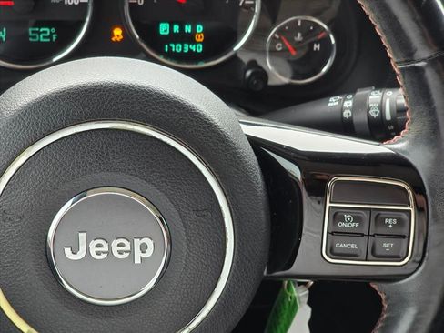 Used 2012 Jeep Wrangler Unlimited Sahara image 15